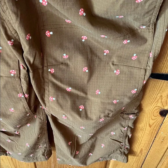 Duluth Brown Overalls with Mushroom Print.3X X 31 women’s - Picture 7 of 10